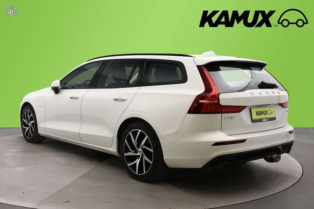 Volvo V60 T6 TwE AWD Momentum aut / Pilot Assist / PA-lämmit Image 5